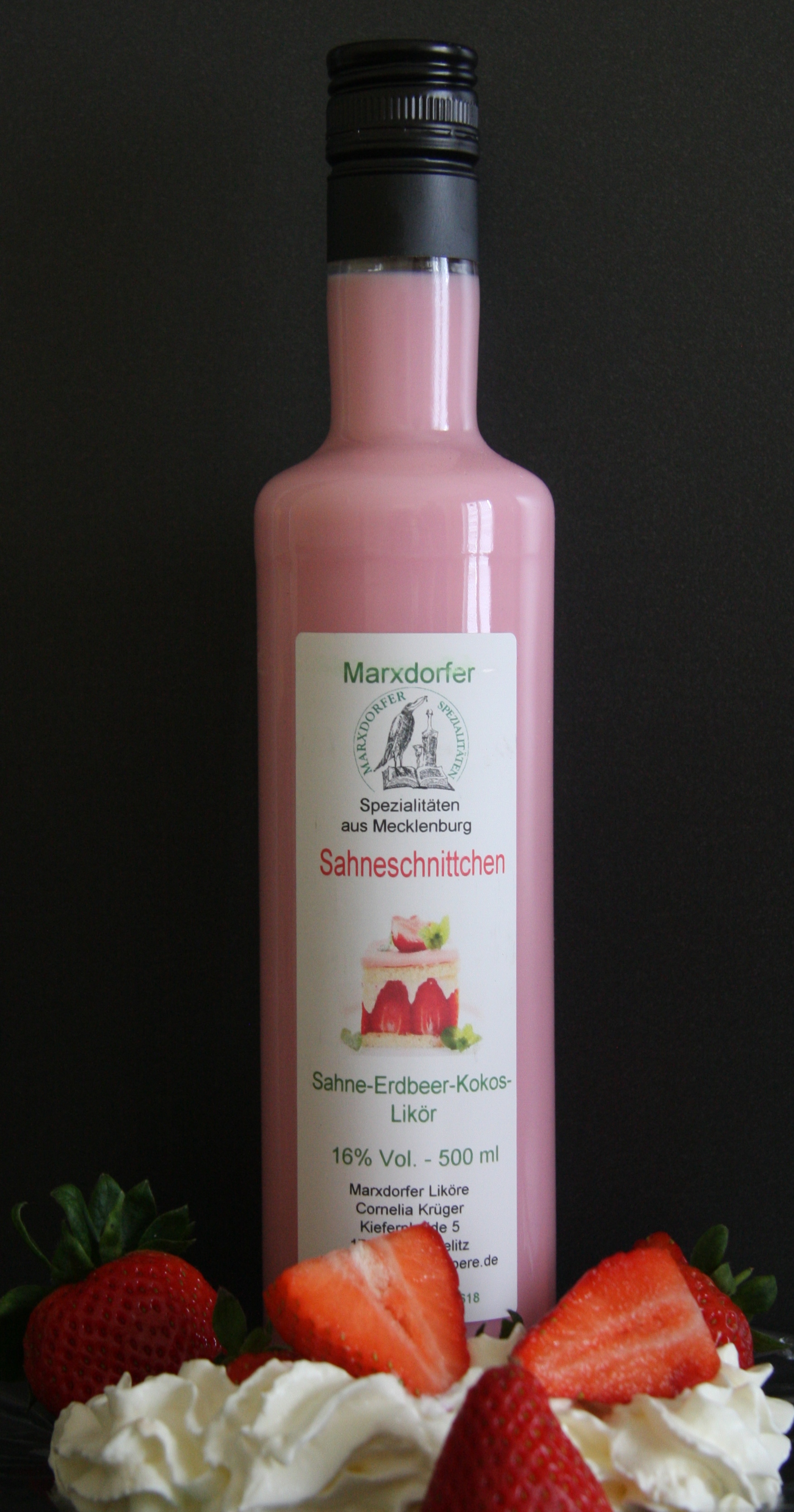 IMG_9870-Sahneschnittchen Sahneschnittchen16%Vol.   Sahne-Erdbeer-Likör